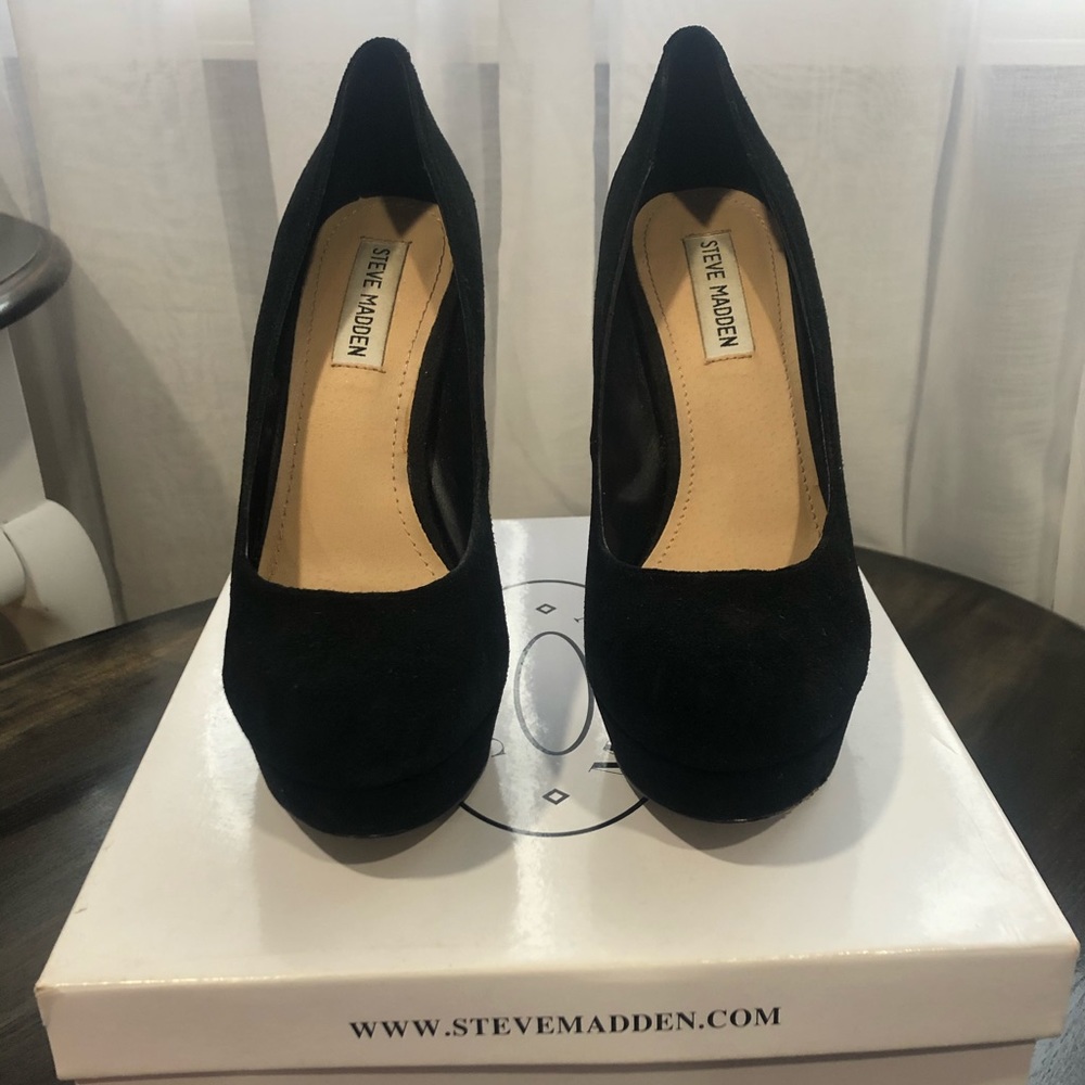 Steve Madden Black Sued Heels size 8